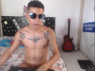 aaron_vega chaturbate